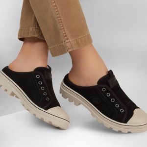 Sketchers roadies slip on sneakers size 10